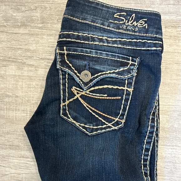Silver Jeans - Picture 2 of 4